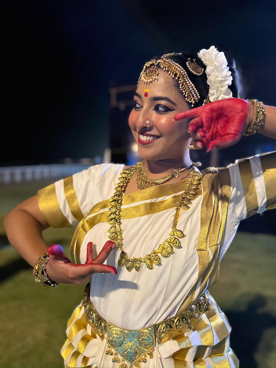 Ms. R. Aswini - award-winning Bharatanatyam teacher at Akshara Natyalaya, Chennai