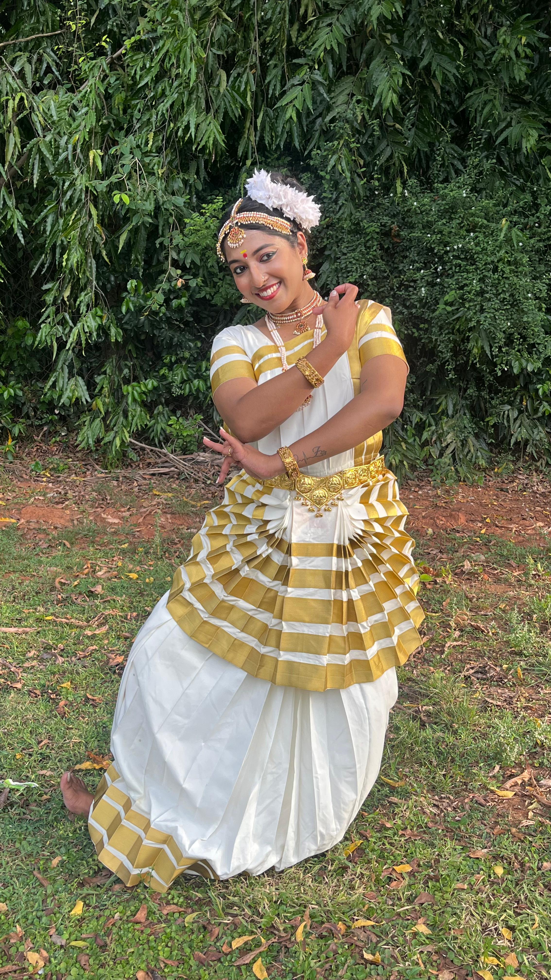 Ms. R. Aswini - Bharatanatyam Guru, Akshara Natyalaya Chennai